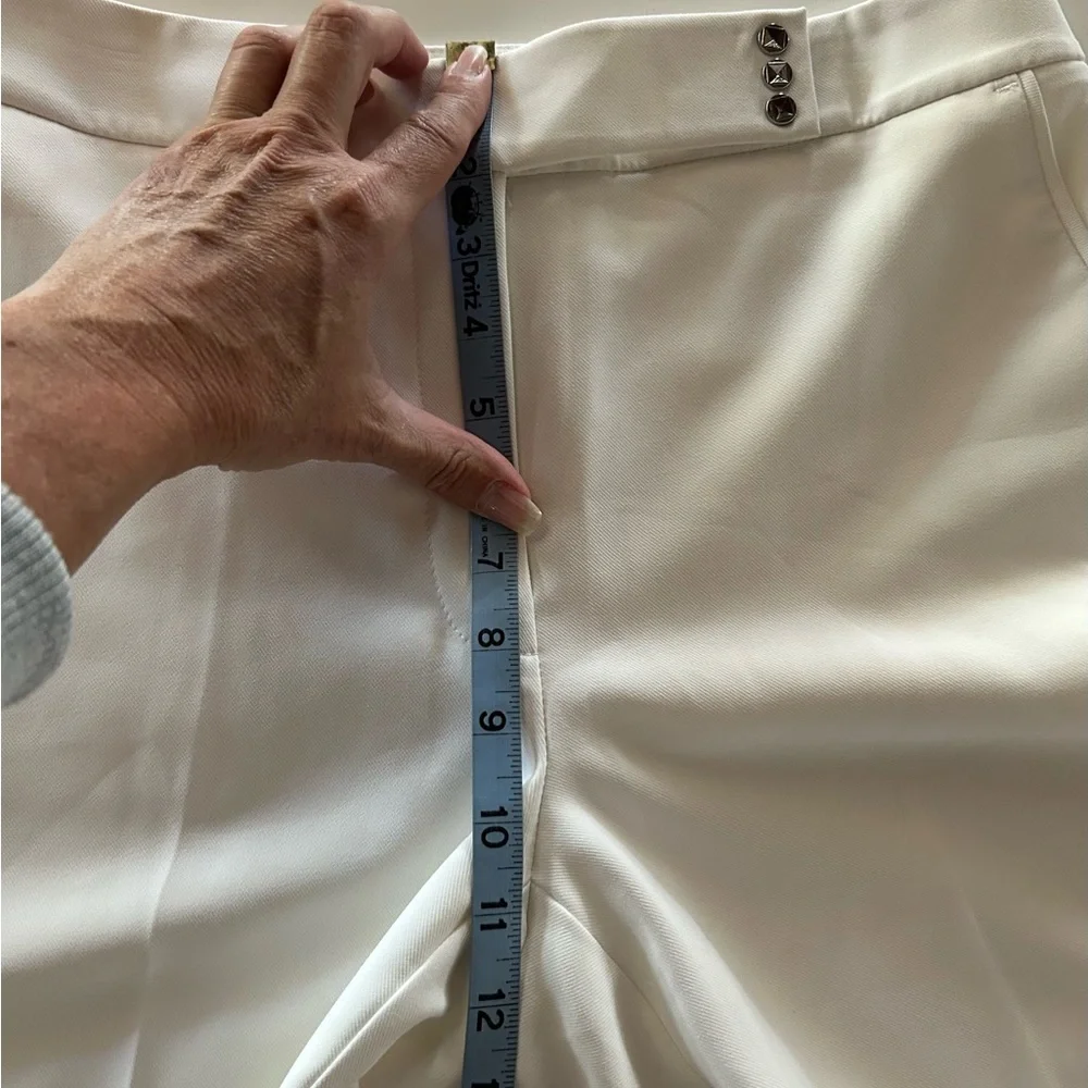 NWOT Wide Leg Crepe Capris in Winter White - Picture 5 of 12